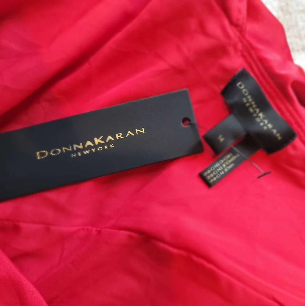 NWT DONNA KARAN Satin Sleeveless Asymmetric Ruffle Red V Neck Size 14 - Picture 8 of 11